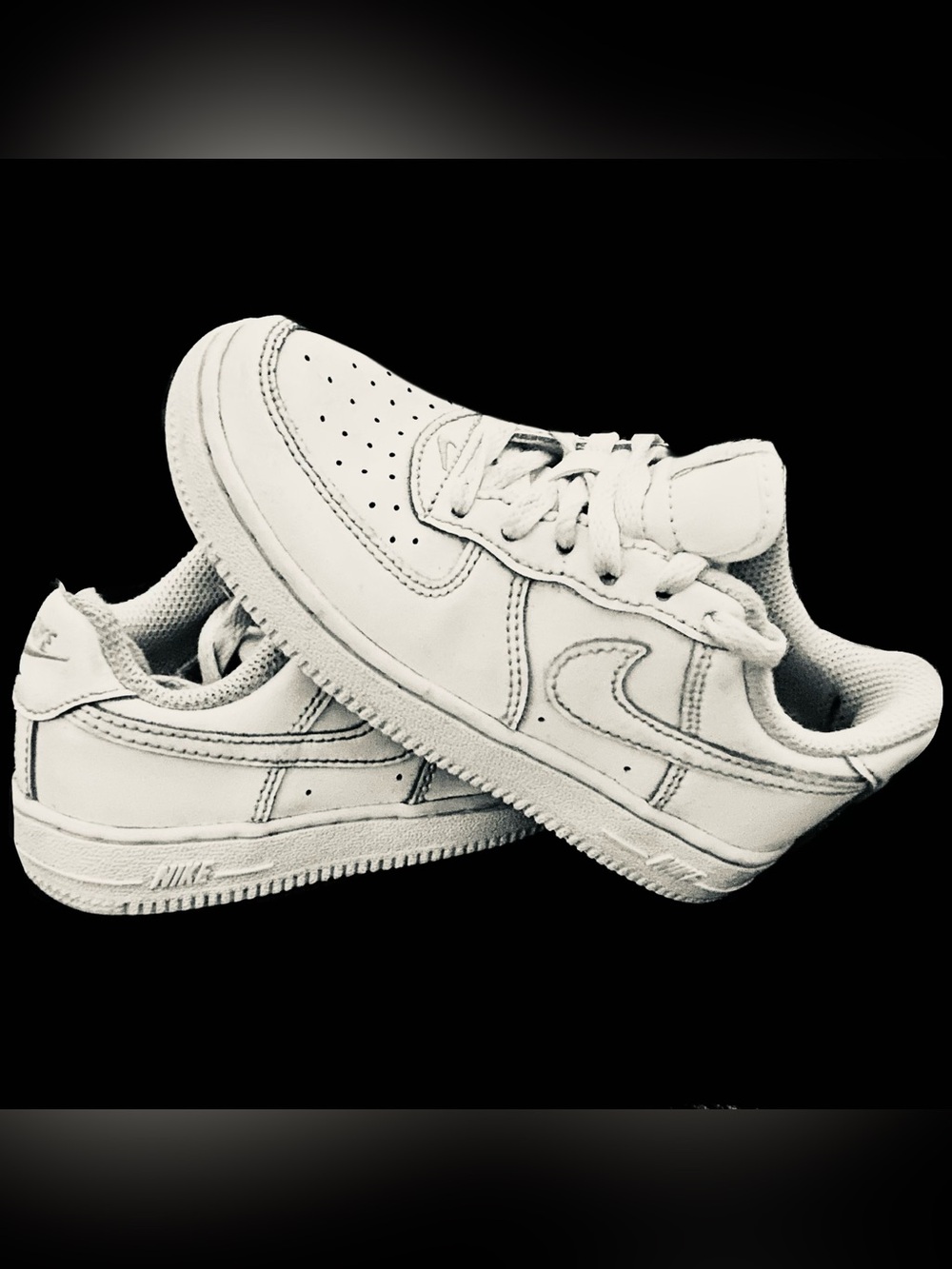 NIKE Kids White Air Force ONES - Low-Top Sneakers with Classic Swoosh